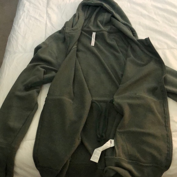 Fabletics bundle! - Picture 5 of 5